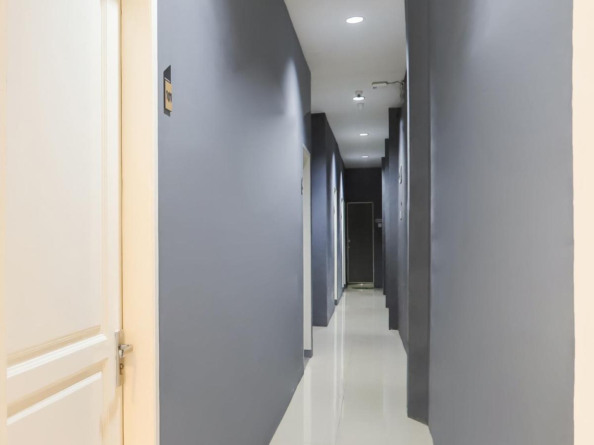 Oyo 3492 Mandala Residence Medan Buitenkant foto